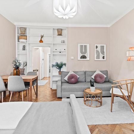 Modern Apartment, 3 Min To "U3 Neubaugasse" Vienna Exterior photo